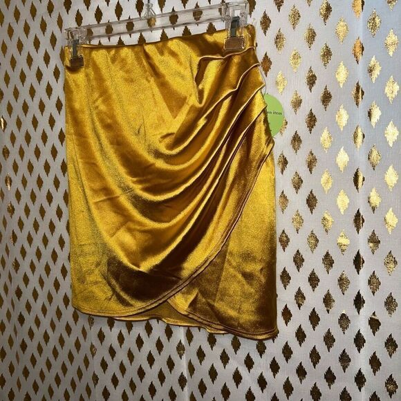 NWT Windsor formal Enchanting Timeless Beauty Wrap Mini Skirt Gold Size S - Picture 6 of 8